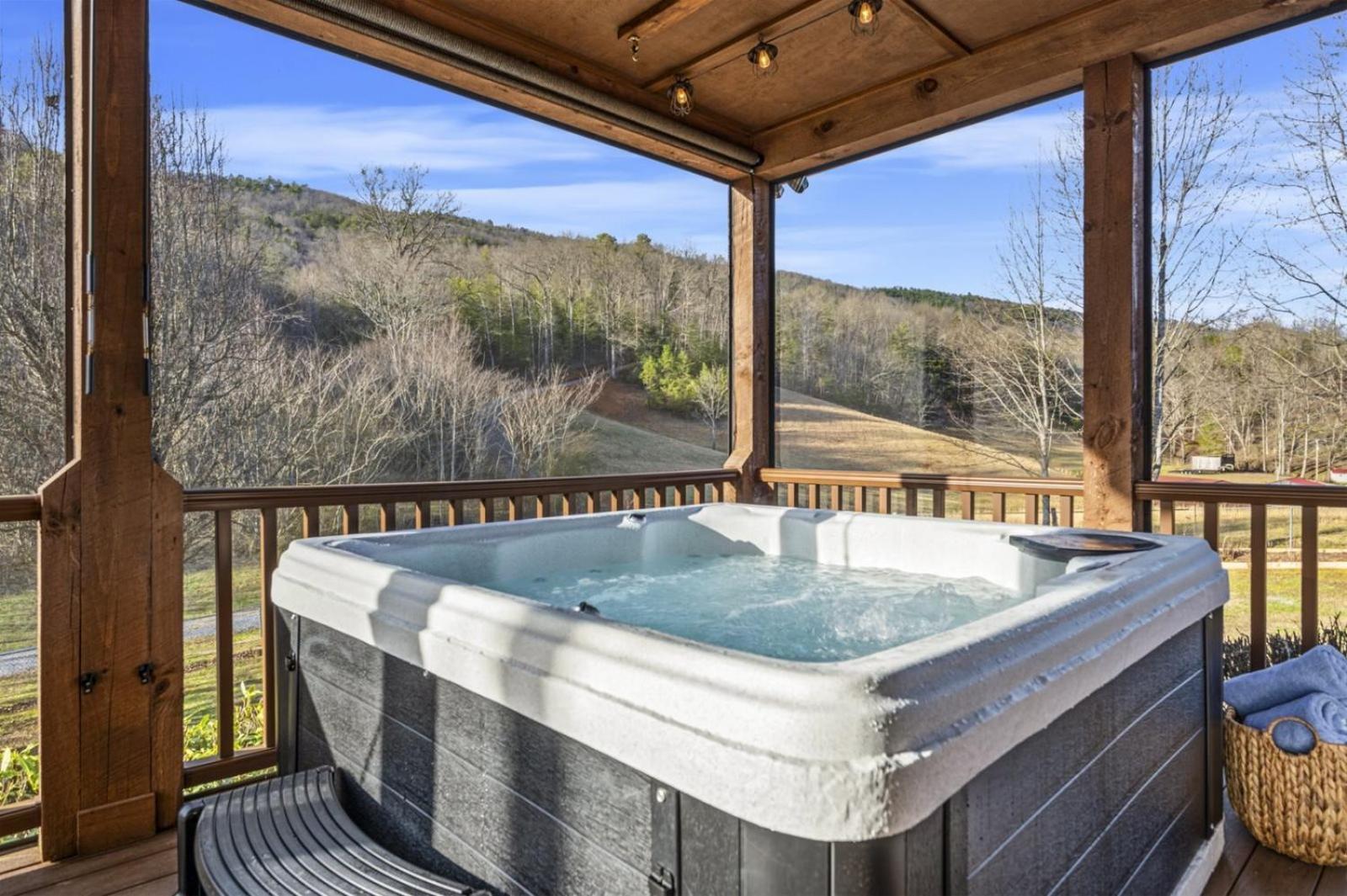 Hidden Star Hideaway-Blackberry Farm-Smoky Mtn Nat Park-Hot Tub- Fire Pit- Fenced Yard- Pet Friendly Walland Zewnętrze zdjęcie