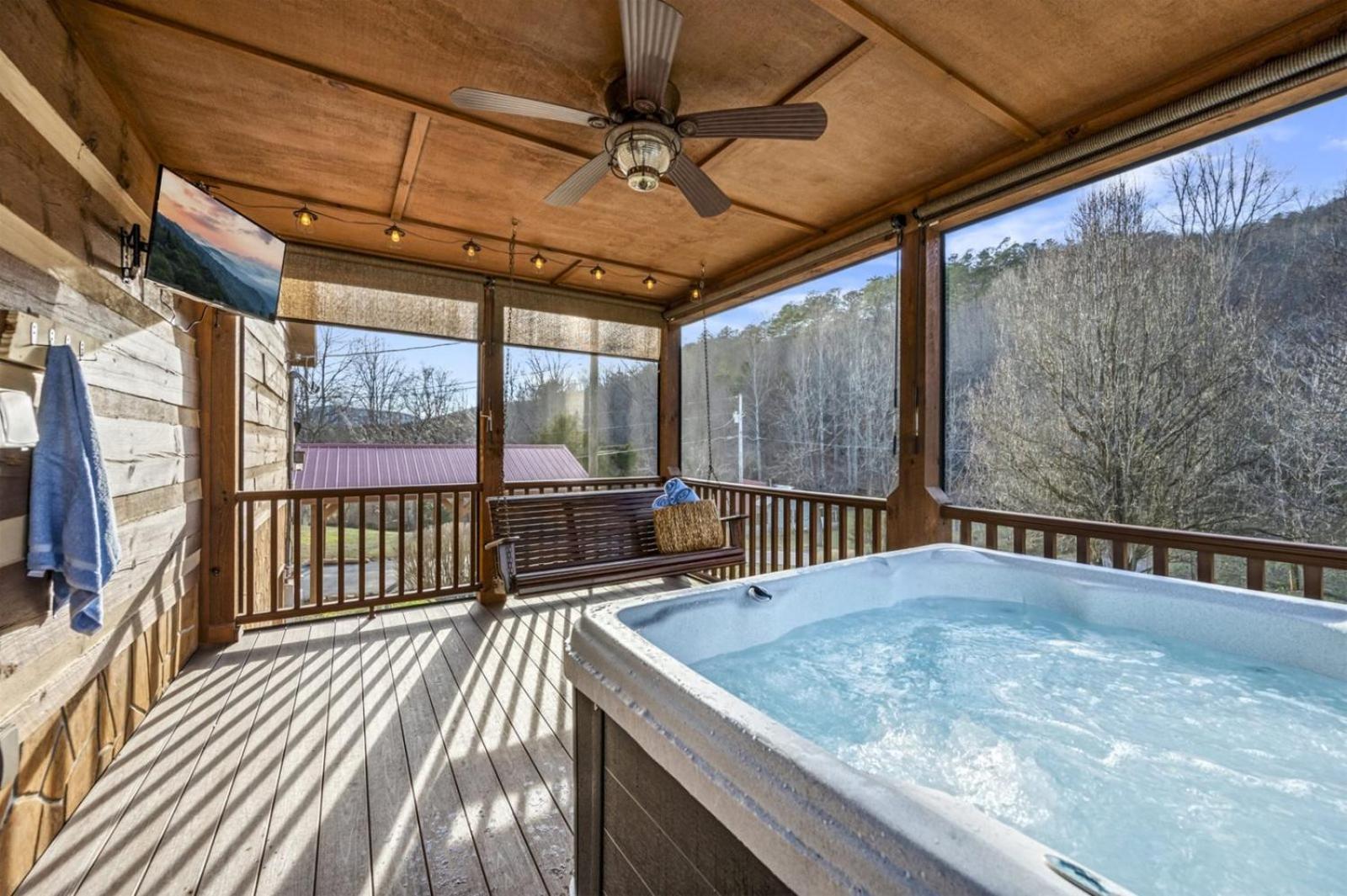 Hidden Star Hideaway-Blackberry Farm-Smoky Mtn Nat Park-Hot Tub- Fire Pit- Fenced Yard- Pet Friendly Walland Zewnętrze zdjęcie