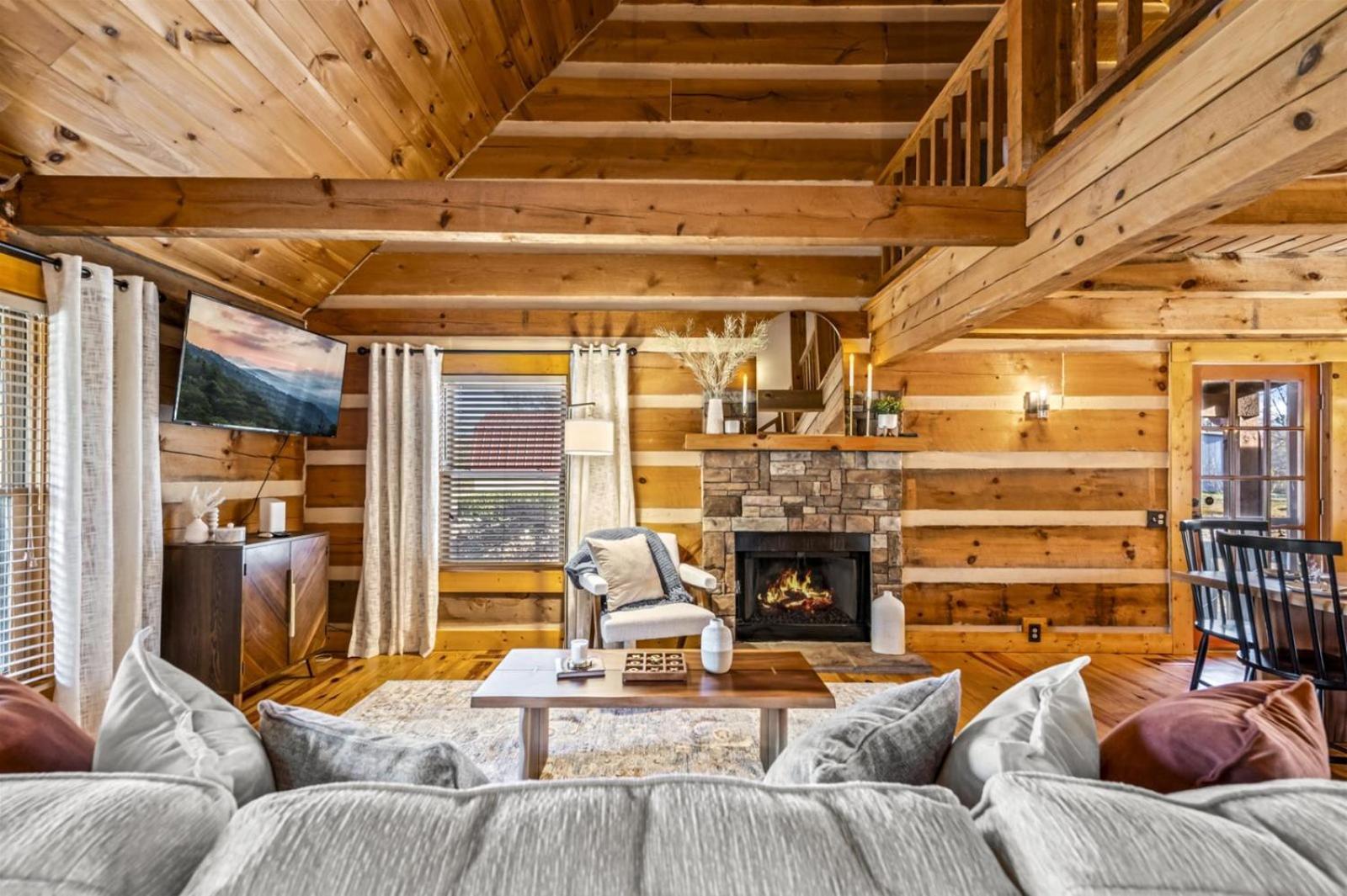 Hidden Star Hideaway-Blackberry Farm-Smoky Mtn Nat Park-Hot Tub- Fire Pit- Fenced Yard- Pet Friendly Walland Zewnętrze zdjęcie