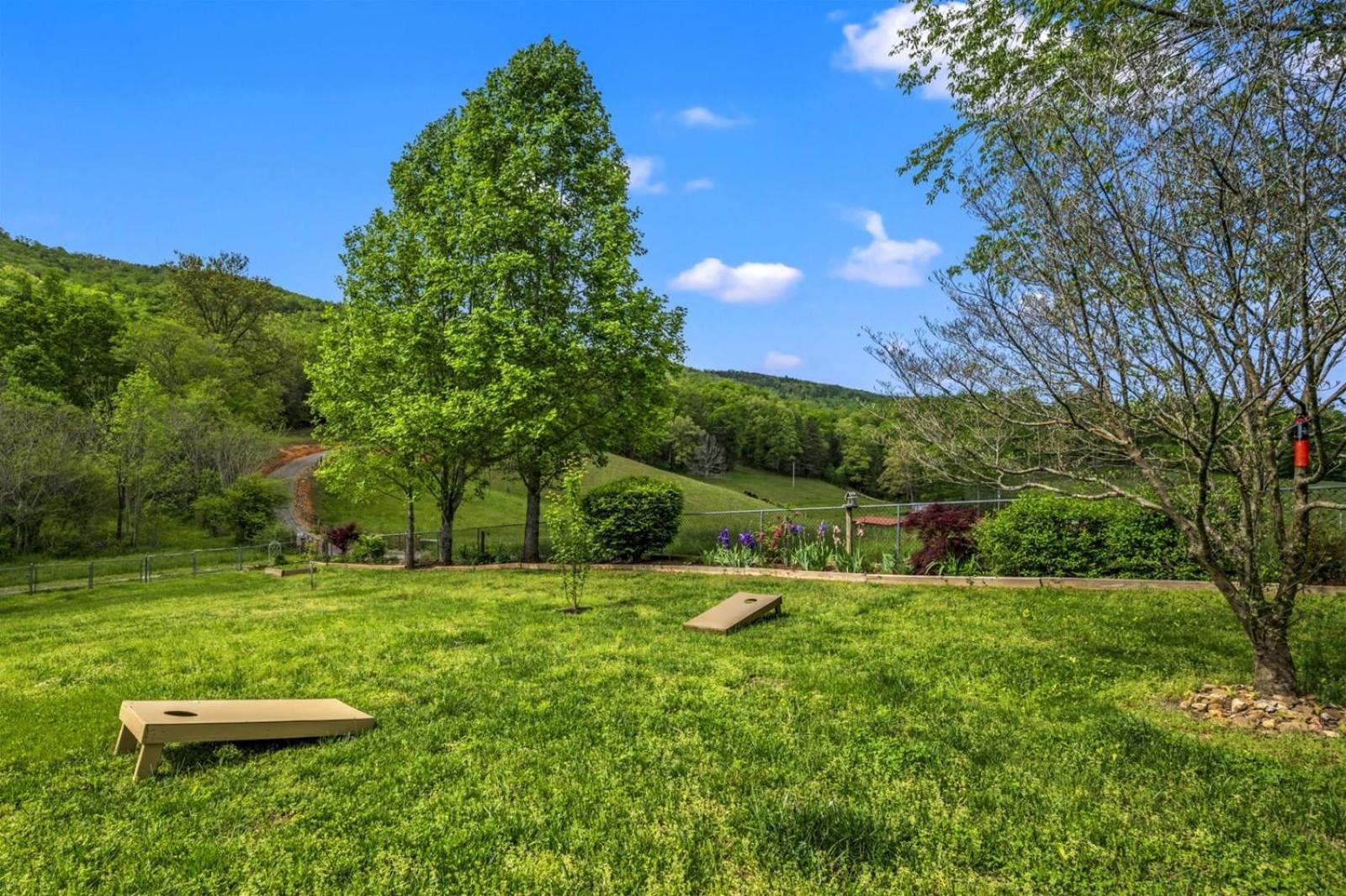 Hidden Star Hideaway-Blackberry Farm-Smoky Mtn Nat Park-Hot Tub- Fire Pit- Fenced Yard- Pet Friendly Walland Zewnętrze zdjęcie