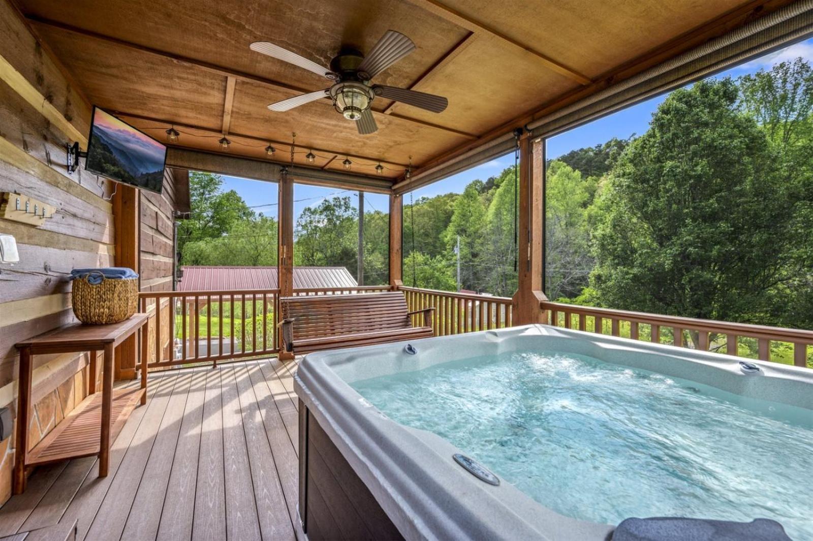 Hidden Star Hideaway-Blackberry Farm-Smoky Mtn Nat Park-Hot Tub- Fire Pit- Fenced Yard- Pet Friendly Walland Zewnętrze zdjęcie